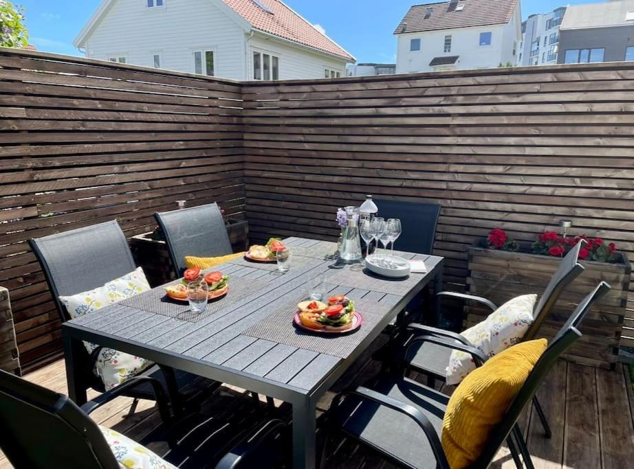 Central Family Twinhouse Stavanger Esterno foto